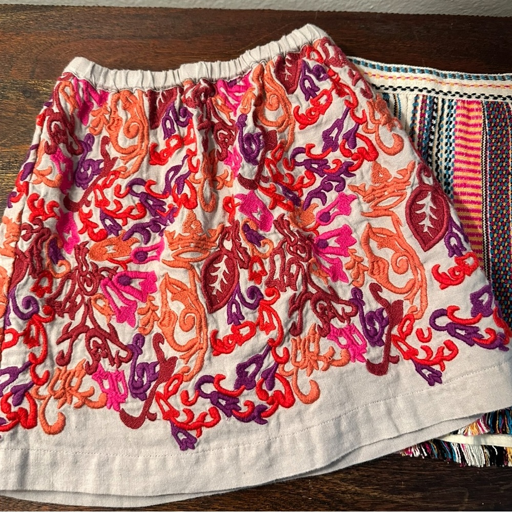 Peek bundle of 2 girls Embroidered Multicolor Skirt small 4/5